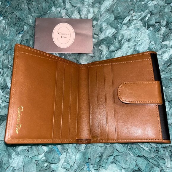 Beautiful like New Christian Dior wallet - Picture 3 of 8